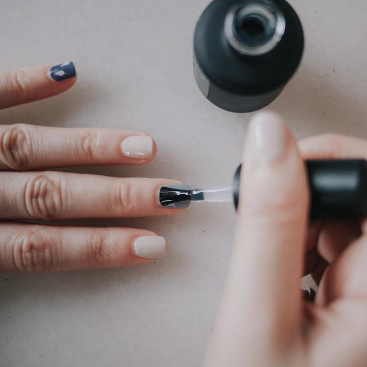 Peel-off Gel Top Coat (by Light Lacquer)