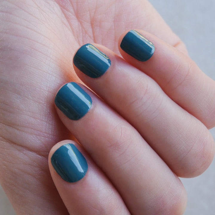 Classic Peacock Teal Nail Wrap Manicure