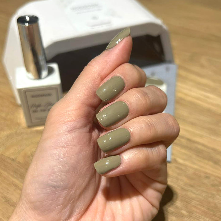 Classic Winter Classic Moss Nail Wrap Manicure