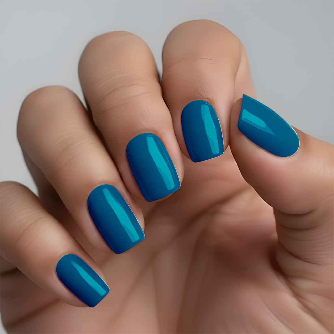 Classic Peacock Teal Nail Wrap Manicure