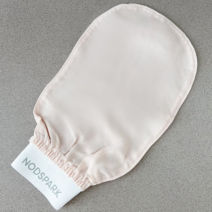 Body Glow Mitt - White